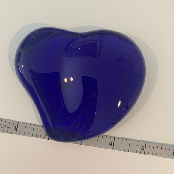 Tiffany’s Elsa Peretti Cobalt Blue Paperweight - Picture 5 of 7